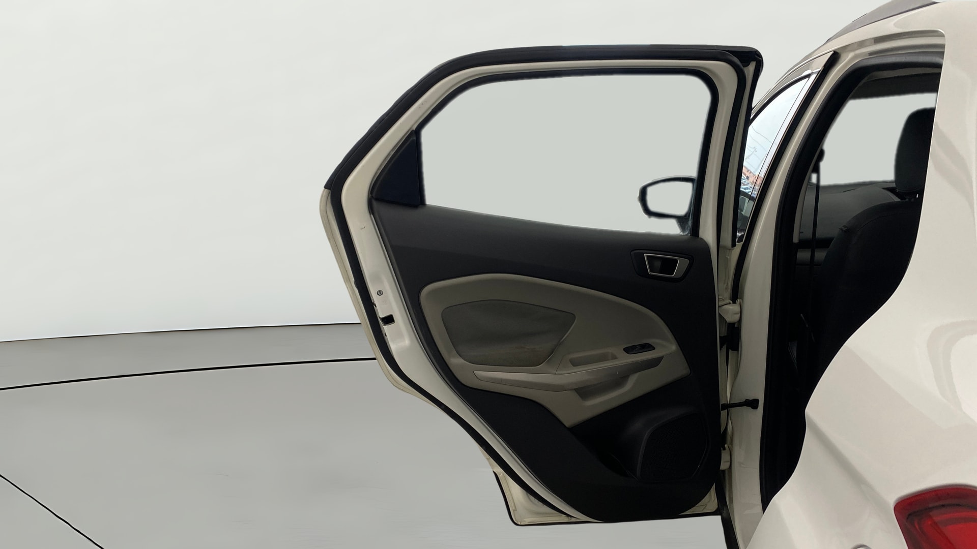 View 2016 Ford EcoSport 1.5 TDCi Diesel Ambiente BS IV Image 22 Used 2016 Ford EcoSport 1.5 TDCi Diesel Ambiente BS IV Image 22