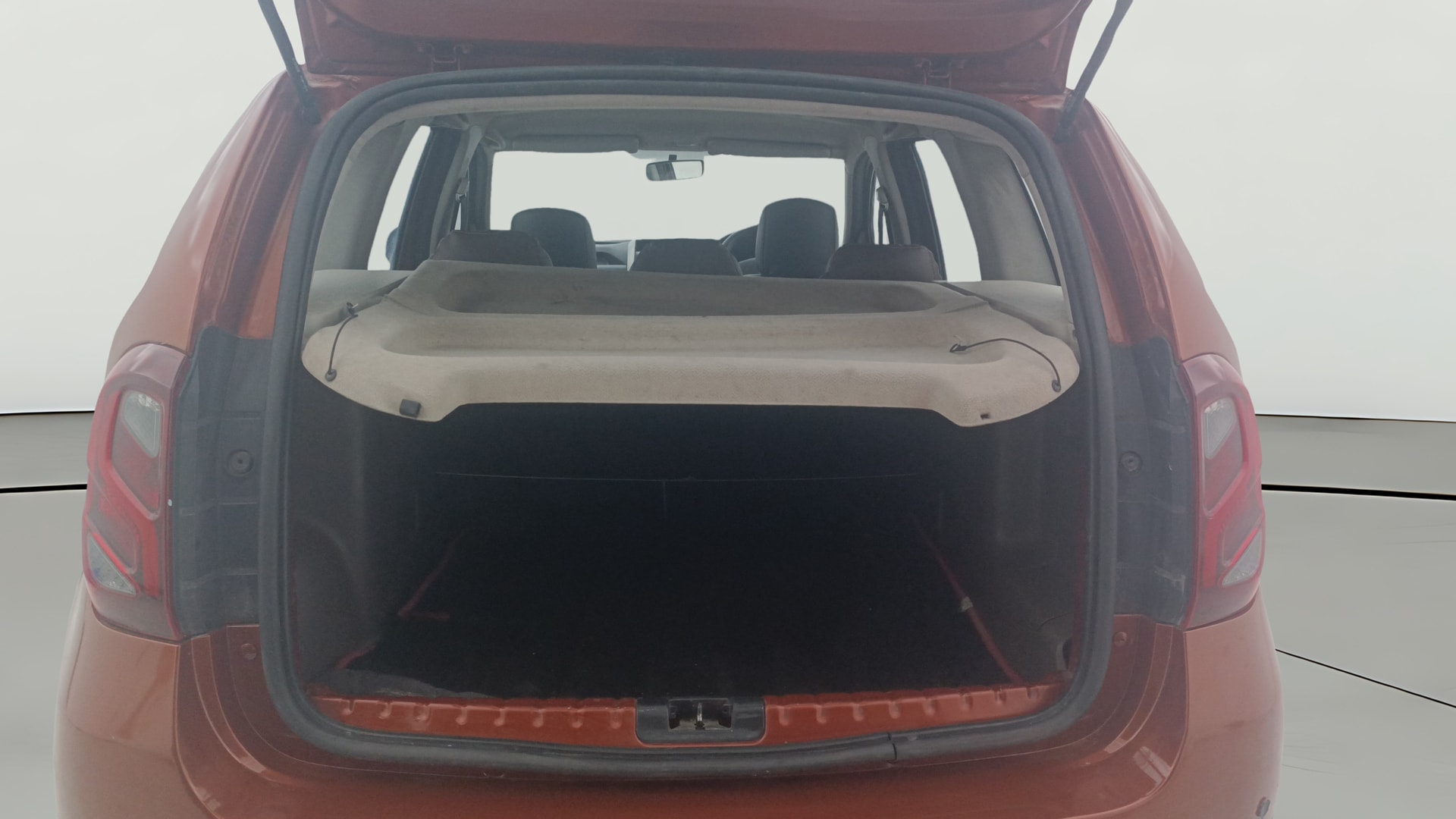 View 2018 Renault Duster Petrol RXE BS IV Image 37 Used 2018 Renault Duster Petrol RXE BS IV Image 37