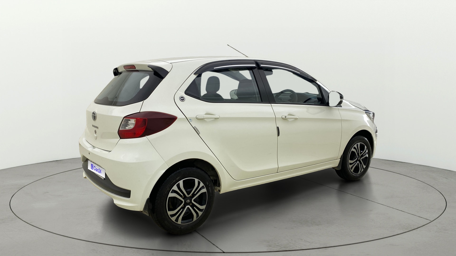 View 2024 Tata Tiago Revotorq XB Image 42 Used 2024 Tata Tiago Revotorq XB Image 42