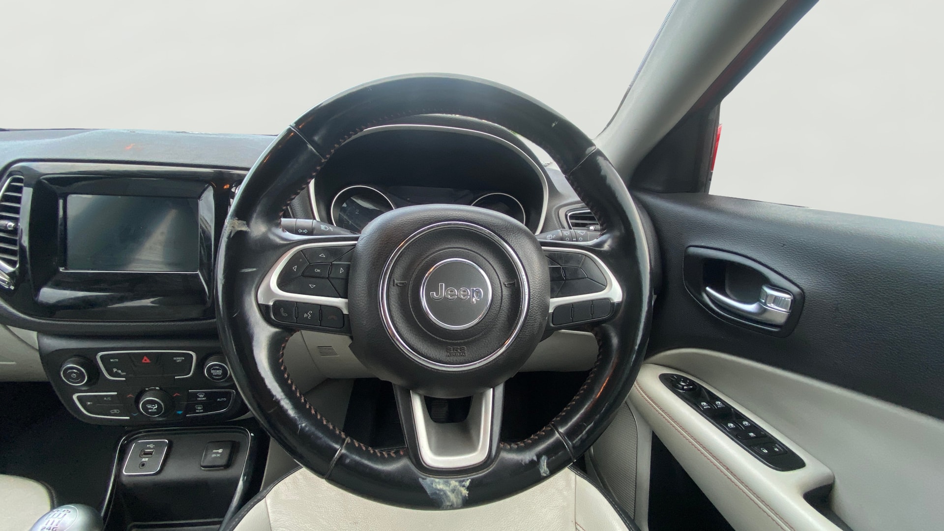 View 2017 Jeep Compass Limited 4X4 (O) 2.0 Diesel BS IV Image 21 Used 2017 Jeep Compass Limited 4X4 (O) 2.0 Diesel BS IV Image 21