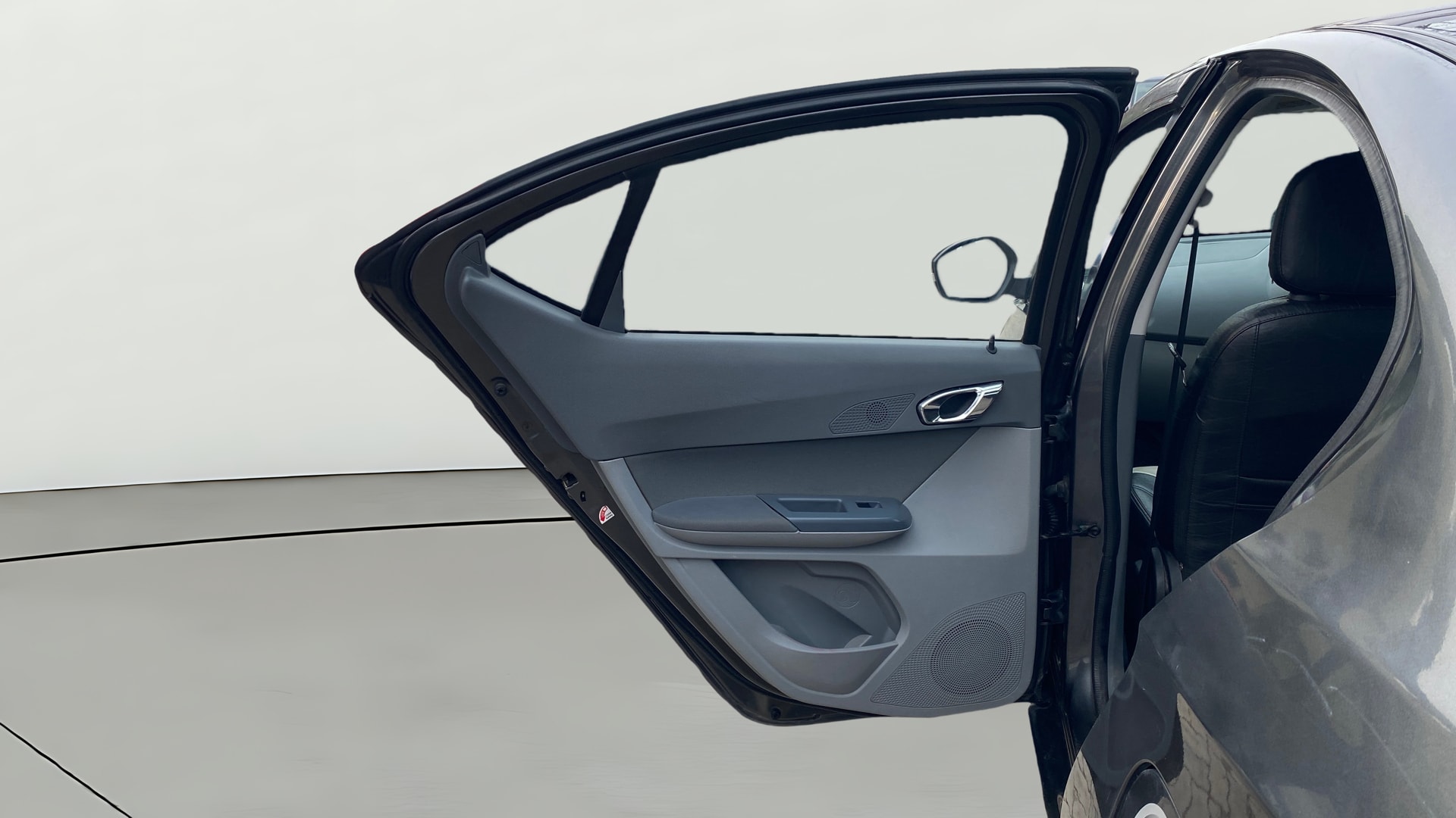 View 2021 Tata Tigor XE Diesel Image 22 Used 2021 Tata Tigor XE Diesel Image 22