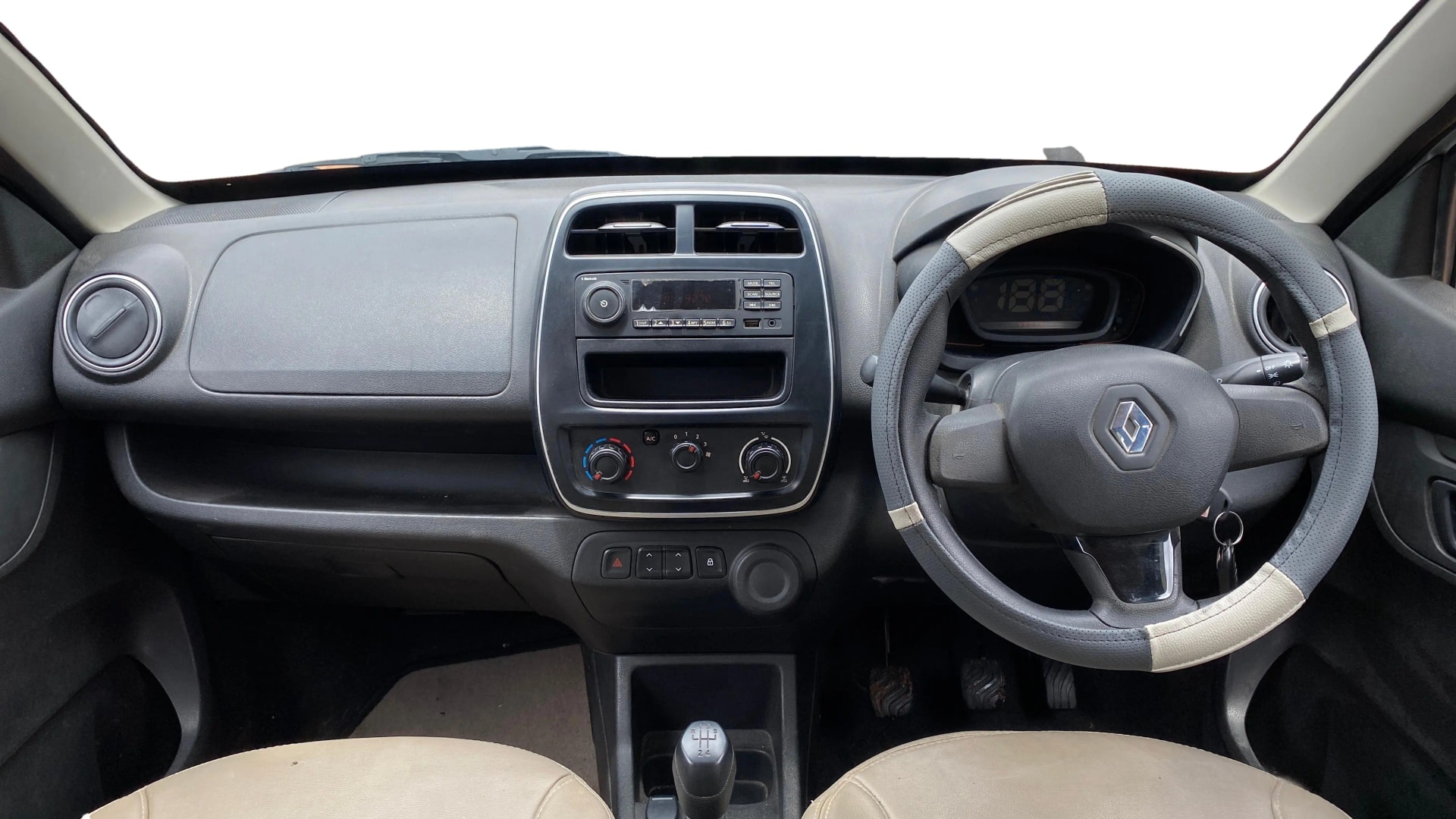 View 2018 Renault Kwid RXL Image 15 Used 2018 Renault Kwid RXL Image 15