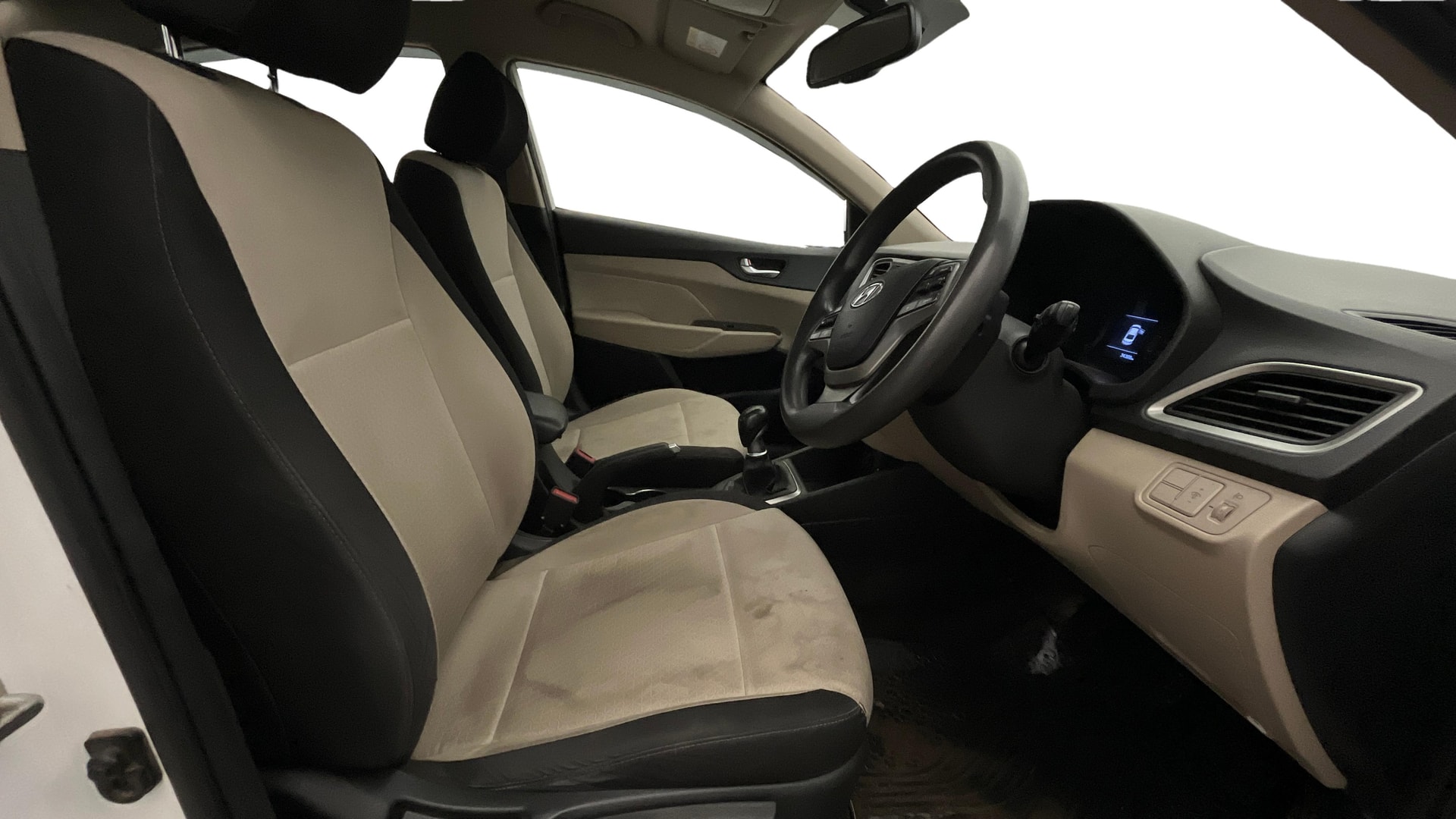 View 2019 Hyundai Verna 1.6 VTVT SX Image 18 Used 2019 Hyundai Verna 1.6 VTVT SX Image 18