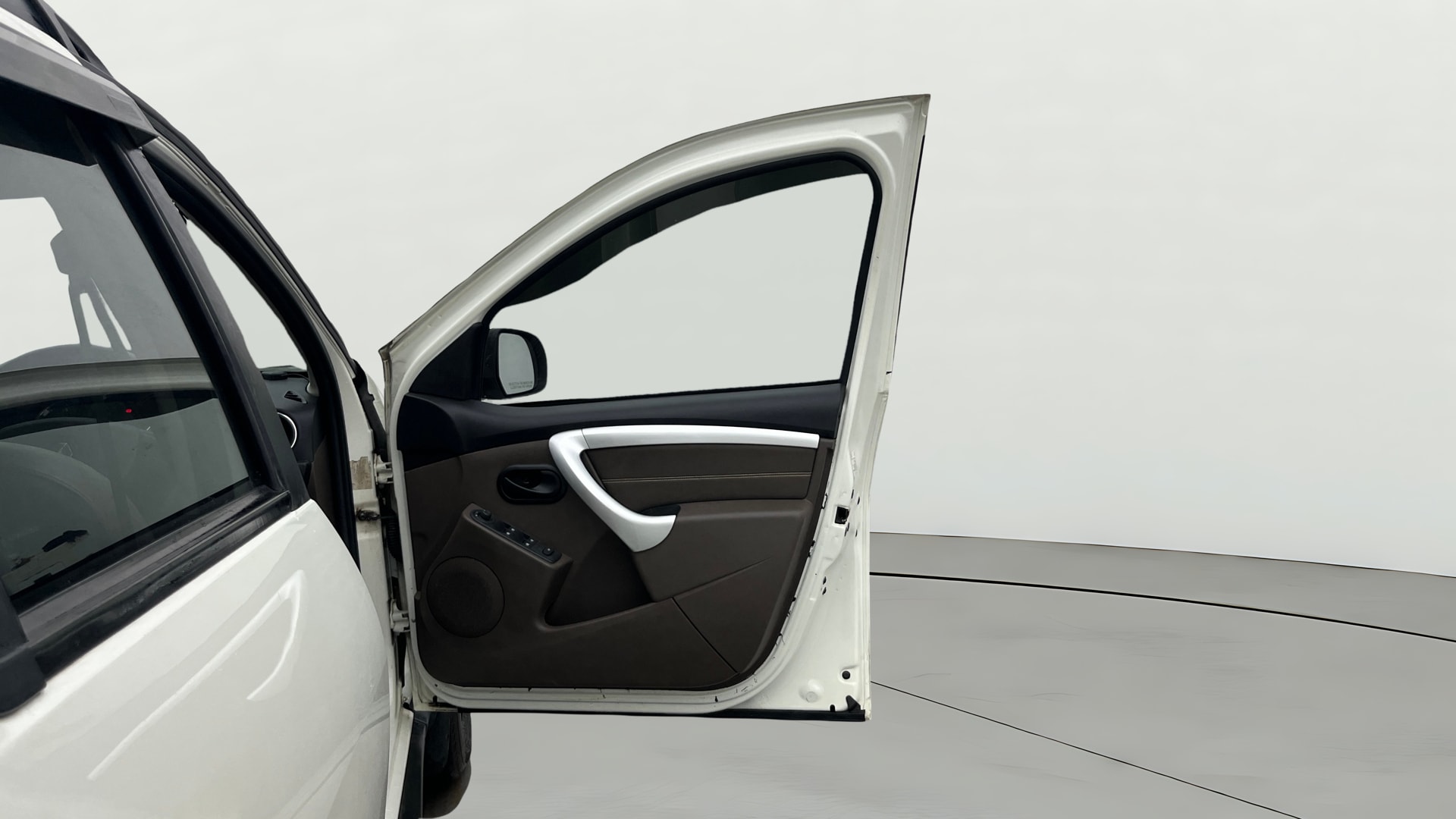 View 2019 Renault Duster Petrol RxS CVT Petrol Image 45 Used 2019 Renault Duster Petrol RxS CVT Petrol Image 45