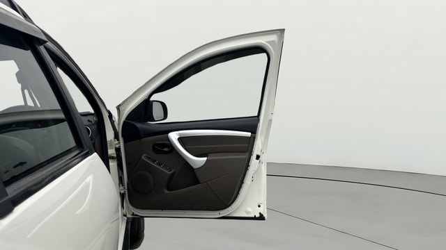 View Renault Duster Image 45 Used Renault Duster Image 45
