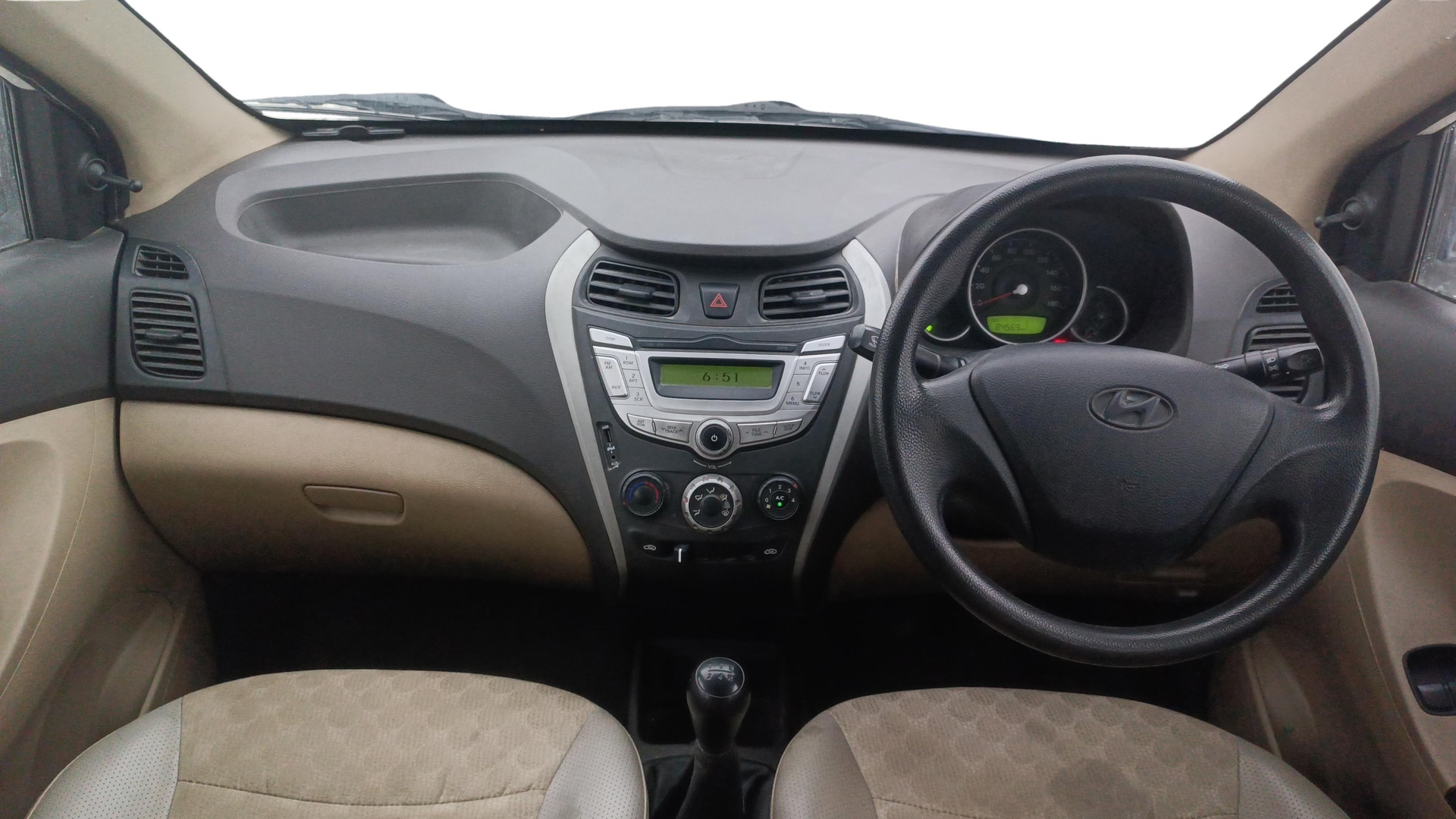 View 2018 Hyundai EON Magna Plus Image 15 Used 2018 Hyundai EON Magna Plus Image 15