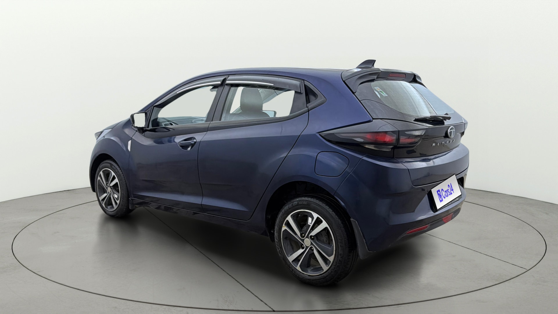 View 2024 Tata Altroz XZ Petrol Image 2 Used 2024 Tata Altroz XZ Petrol Image 2
