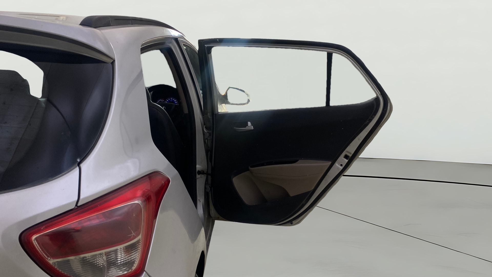 View 2014 Hyundai Grand i10 1.2 Asta Petrol Image 7 Used 2014 Hyundai Grand i10 1.2 Asta Petrol Image 7
