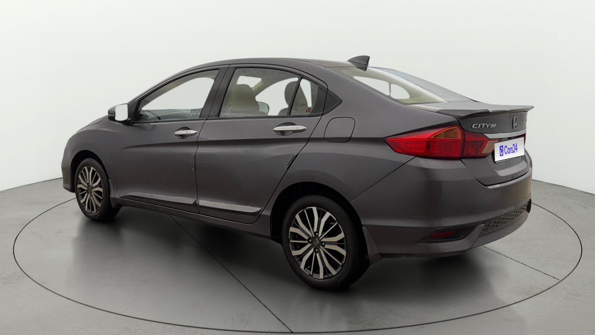 View 2017 Honda City ZX MT Diesel Anniversary Edition Image 2 Used 2017 Honda City ZX MT Diesel Anniversary Edition Image 2