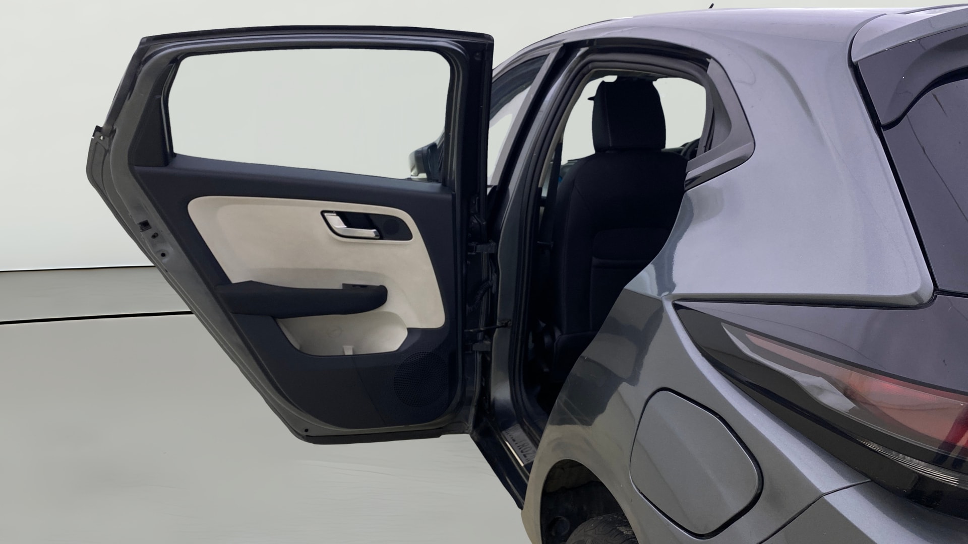 View 2023 Tata Altroz XZ Petrol Image 23 Used 2023 Tata Altroz XZ Petrol Image 23