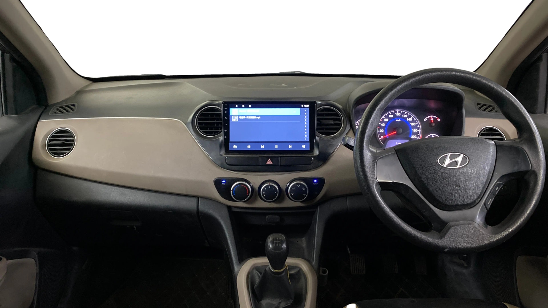 View 2014 Hyundai Grand i10 Magna 1.2 Kappa VTVT Image 15 Used 2014 Hyundai Grand i10 Magna 1.2 Kappa VTVT Image 15