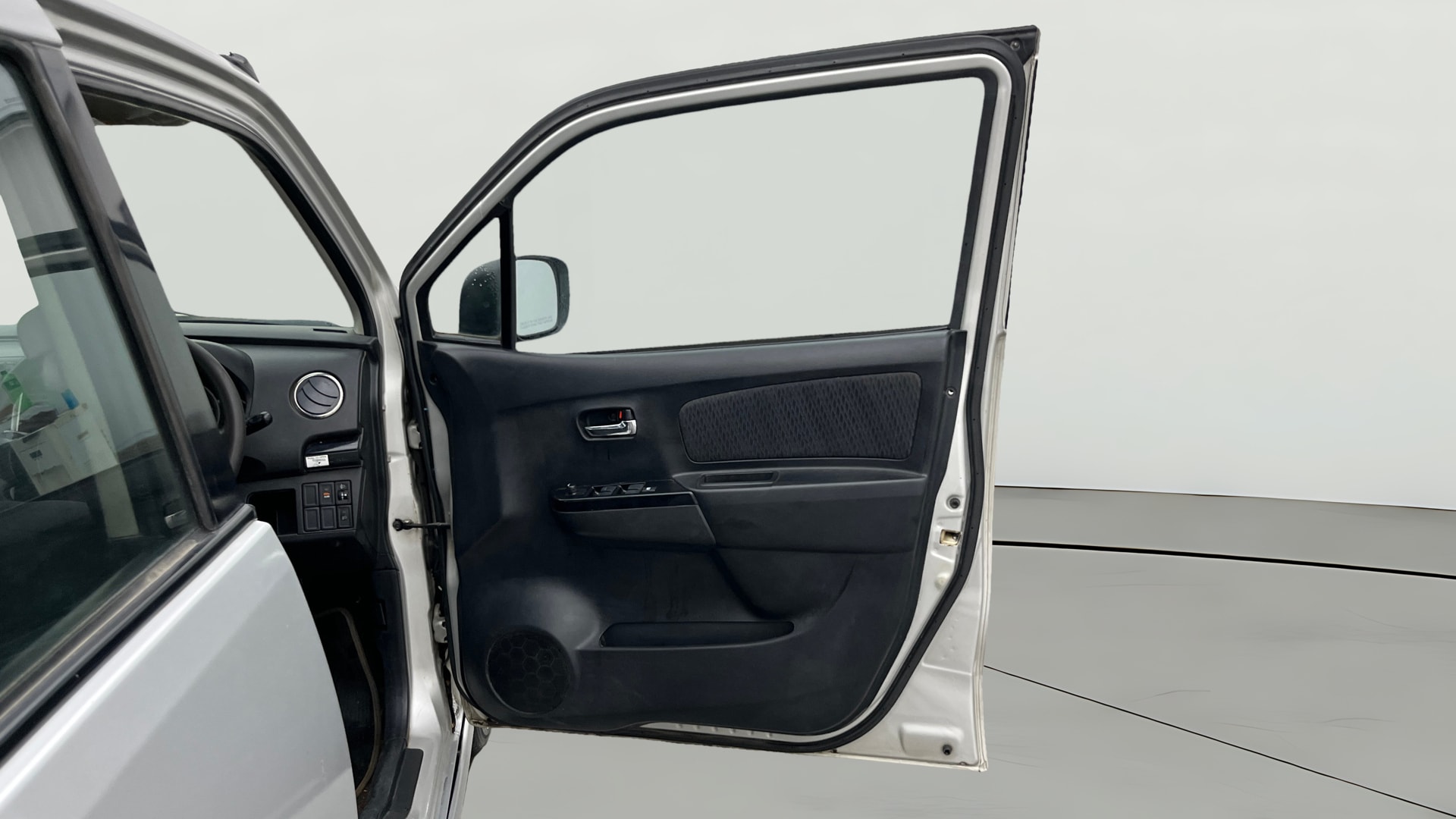 Used 2013 Maruti Suzuki Stingray Used 2013 Maruti Suzuki Stingray