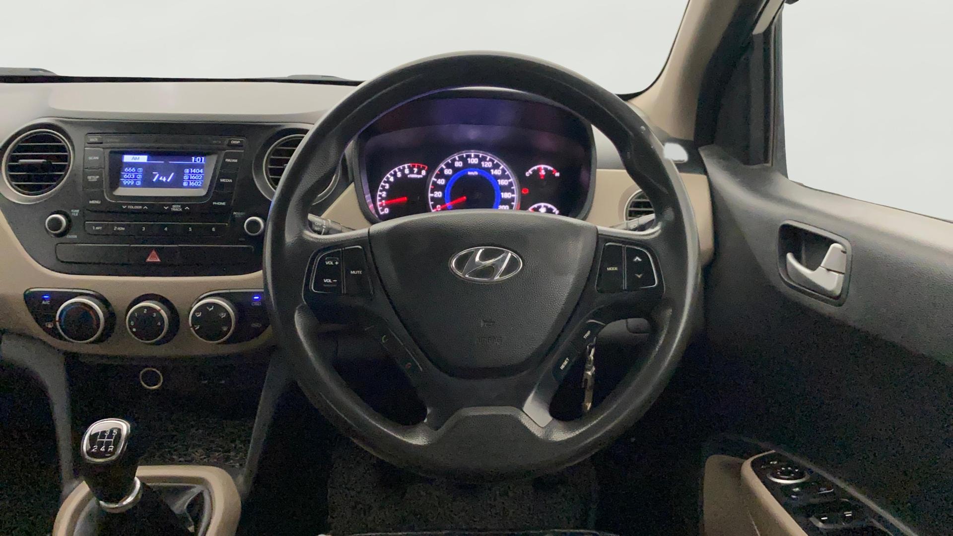 View 2017 Hyundai Grand i10 Sportz 1.2 Kappa Image 20 Used 2017 Hyundai Grand i10 Sportz 1.2 Kappa Image 20