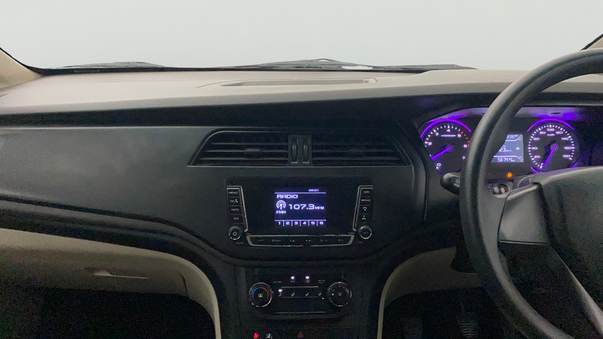 View 2020 Mahindra Marazzo M2 8-Seater Image 34 Used 2020 Mahindra Marazzo M2 8-Seater Image 34