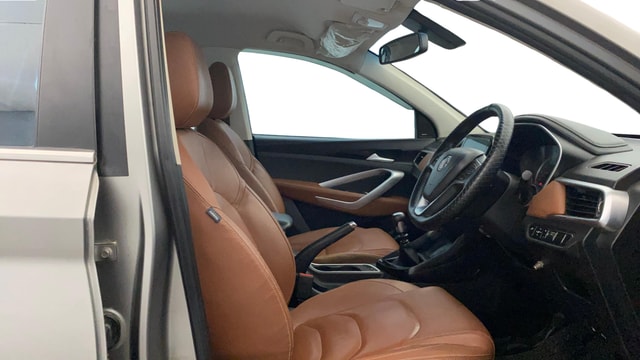 View MG Hector Plus Image 19 Used MG Hector Plus Image 19