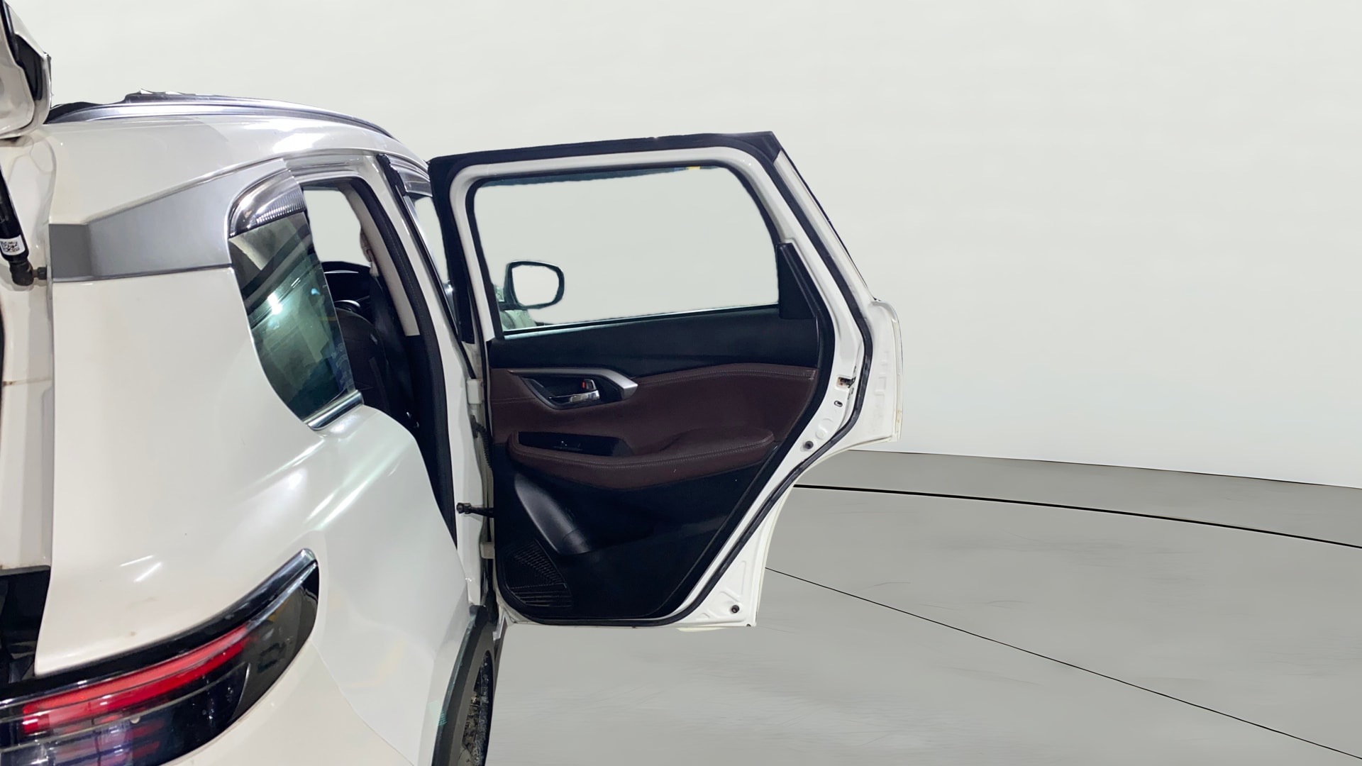 View 2025 Maruti Suzuki 1000 Base Variant Image 6 Used 2025 Maruti Suzuki 1000 Base Variant Image 6