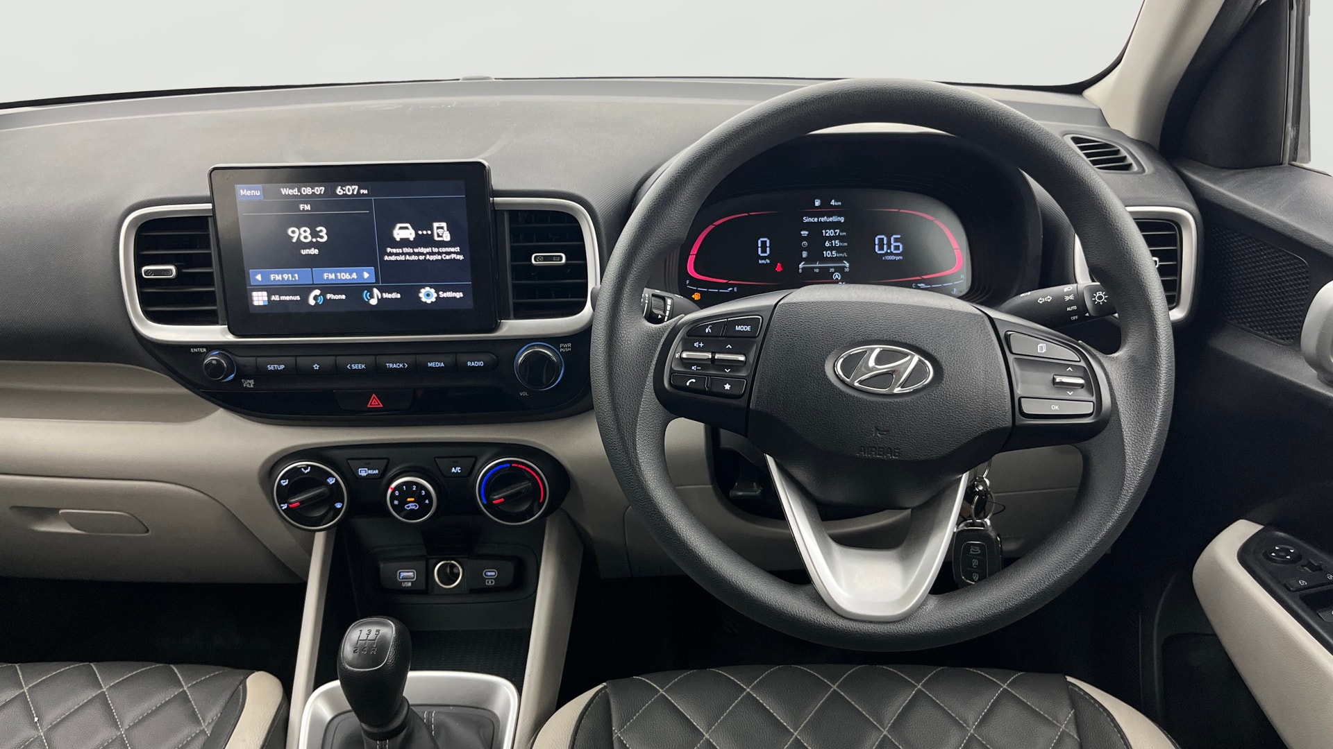 View 2024 Hyundai Venue S(O) Plus 1.2 Petrol MT Image 20 Used 2024 Hyundai Venue S(O) Plus 1.2 Petrol MT Image 20