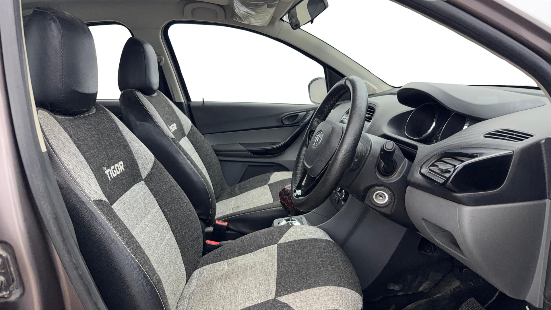 View 2018 Tata Tigor XE Diesel Image 25 Used 2018 Tata Tigor XE Diesel Image 25