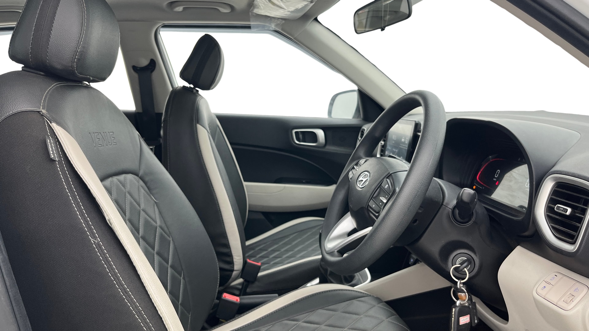 View 2024 Hyundai Venue S(O) Plus 1.2 Petrol MT Image 27 Used 2024 Hyundai Venue S(O) Plus 1.2 Petrol MT Image 27