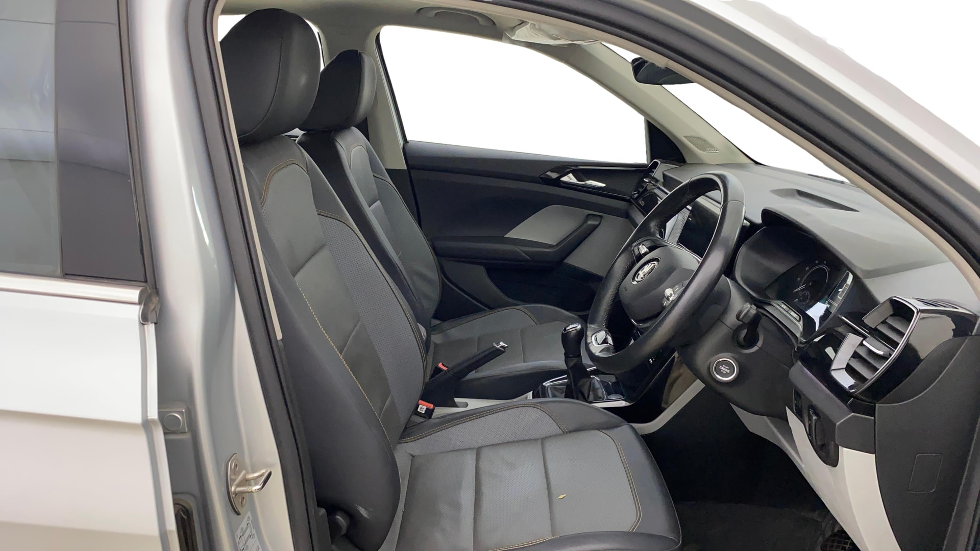 View 2022 Skoda Kushaq Style 1.5 TSI MT Image 27 Used 2022 Skoda Kushaq Style 1.5 TSI MT Image 27