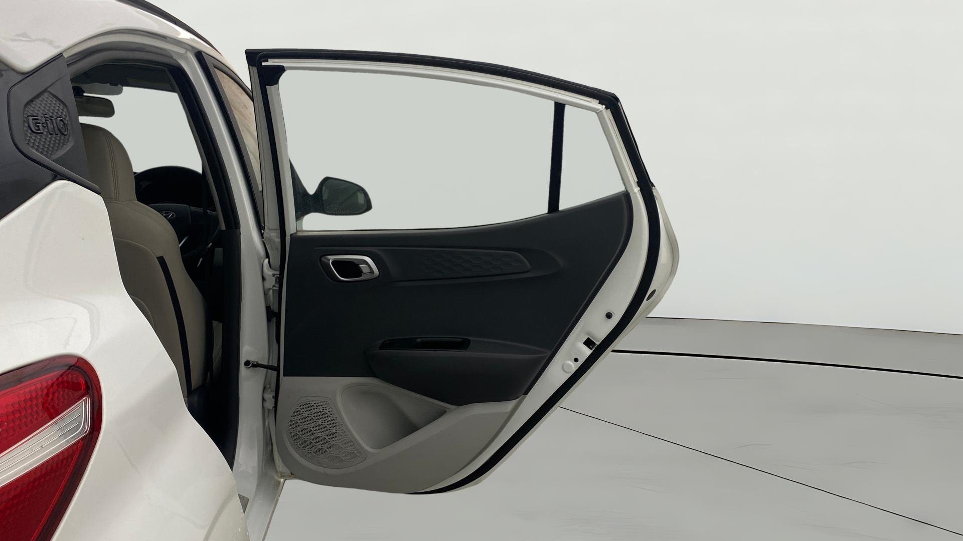 View 2022 Hyundai Grand i10 Nios Asta Petrol AMT Image 7 Used 2022 Hyundai Grand i10 Nios Asta Petrol AMT Image 7