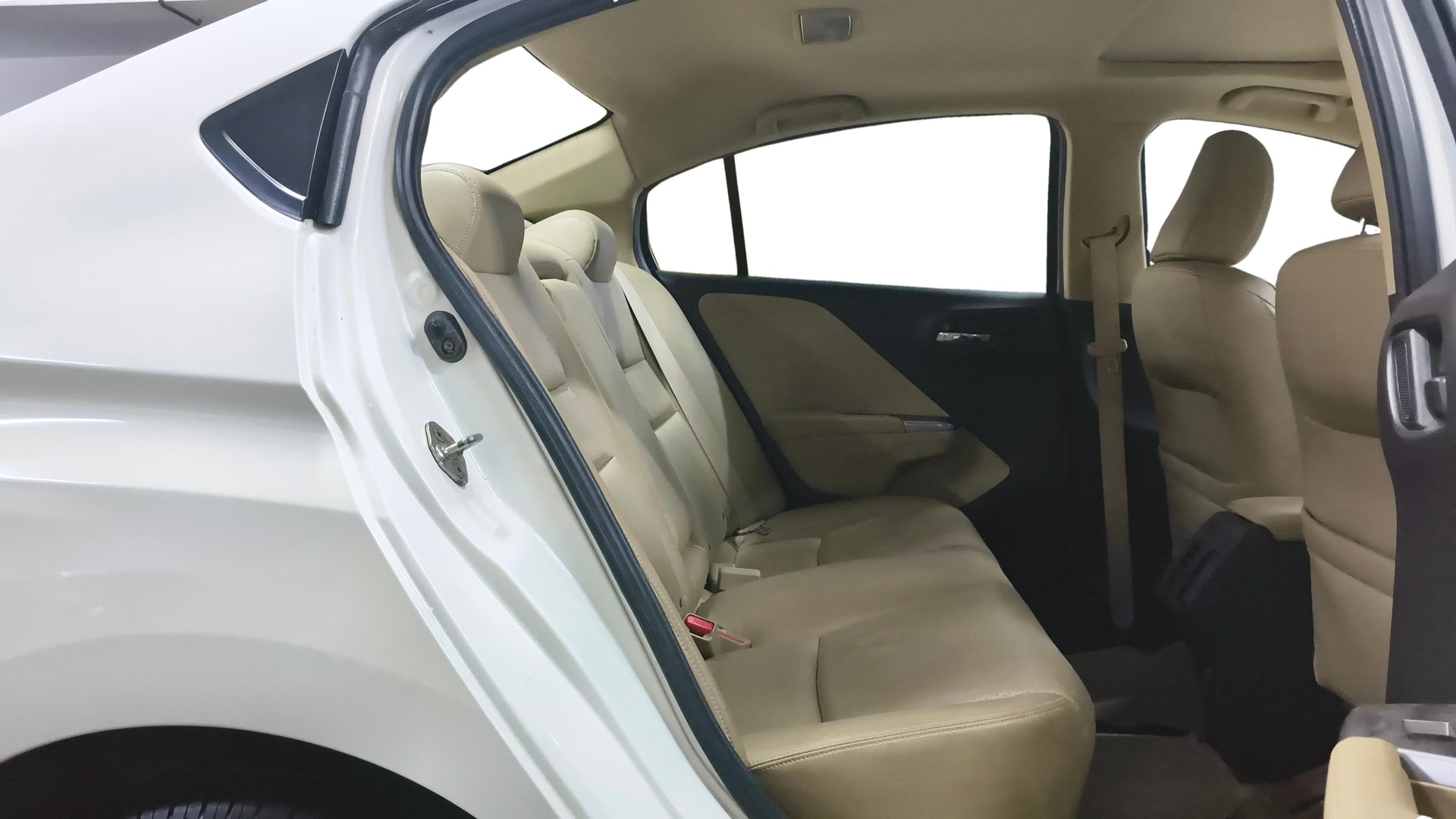 View 2016 Honda City ZX MT Diesel Anniversary Edition Image 31 Used 2016 Honda City ZX MT Diesel Anniversary Edition Image 31