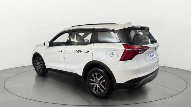 View Mahindra XUV700 Image 2 Used Mahindra XUV700 Image 2
