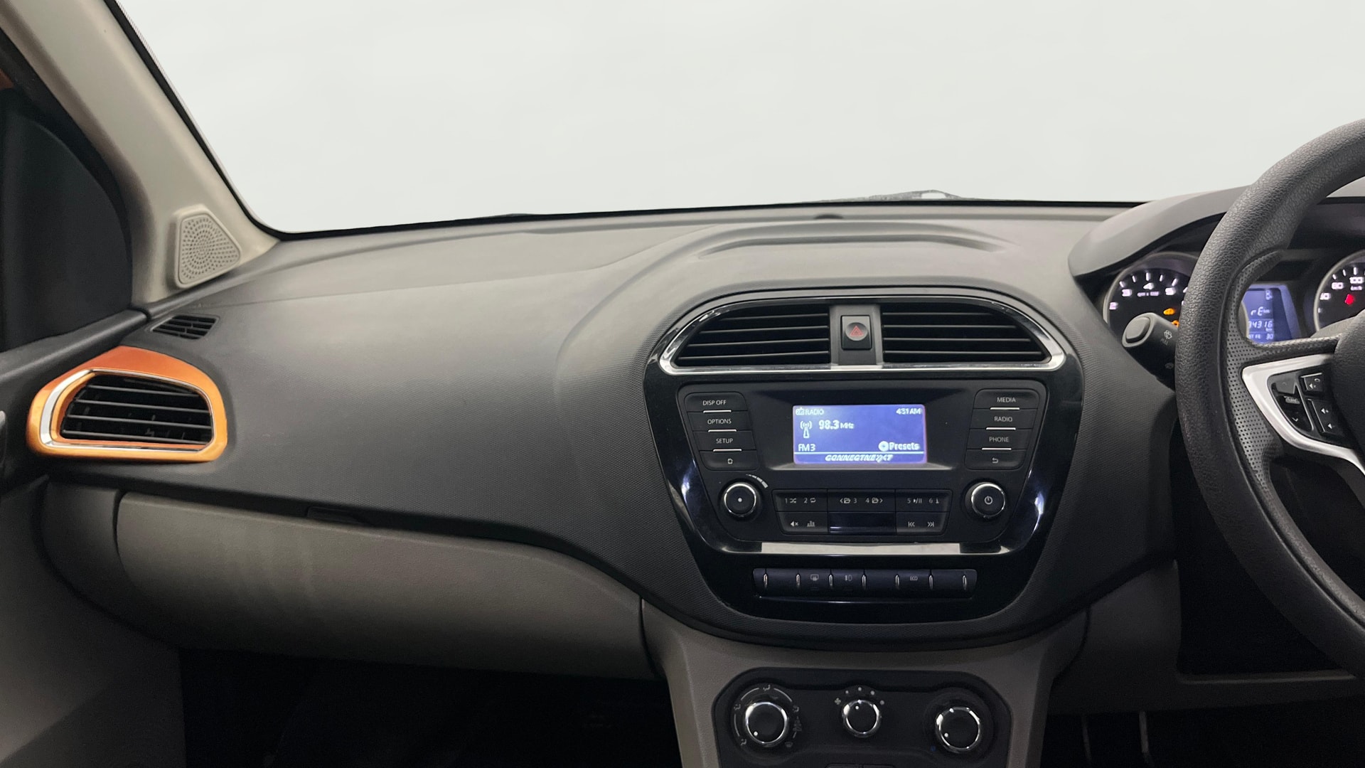 View 2017 Tata Tiago Revotorq XB Image 17 Used 2017 Tata Tiago Revotorq XB Image 17