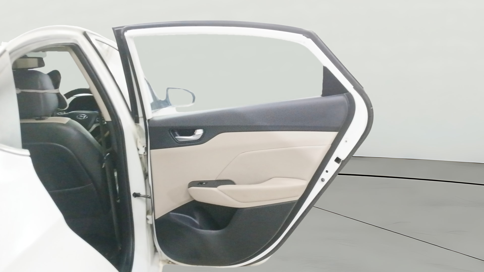 View 2018 Hyundai Verna 1.6 VTVT SX (O) Image 8 Used 2018 Hyundai Verna 1.6 VTVT SX (O) Image 8