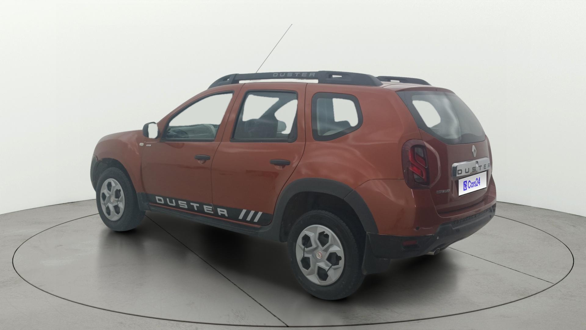 View 2018 Renault Duster Petrol RXE BS IV Image 2 Used 2018 Renault Duster Petrol RXE BS IV Image 2