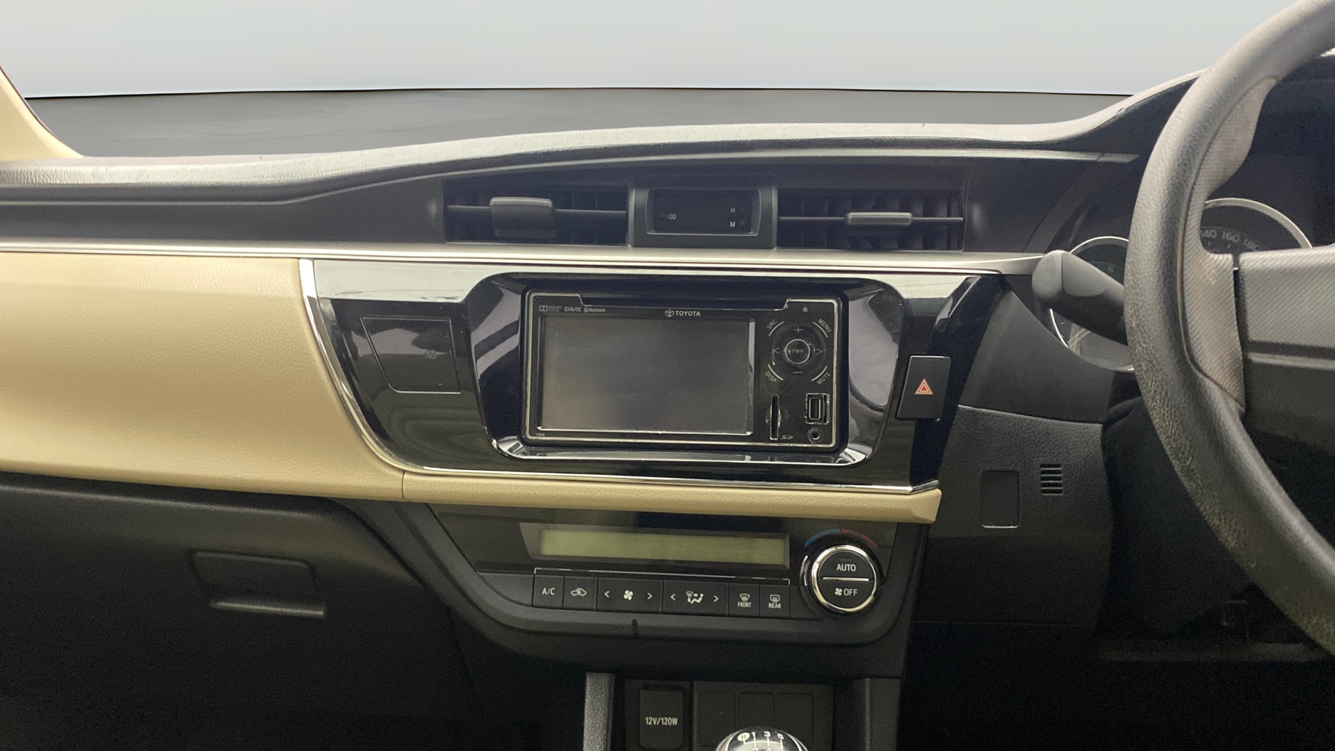 View 2014 Toyota Corolla Altis Diesel J Image 17 Used 2014 Toyota Corolla Altis Diesel J Image 17