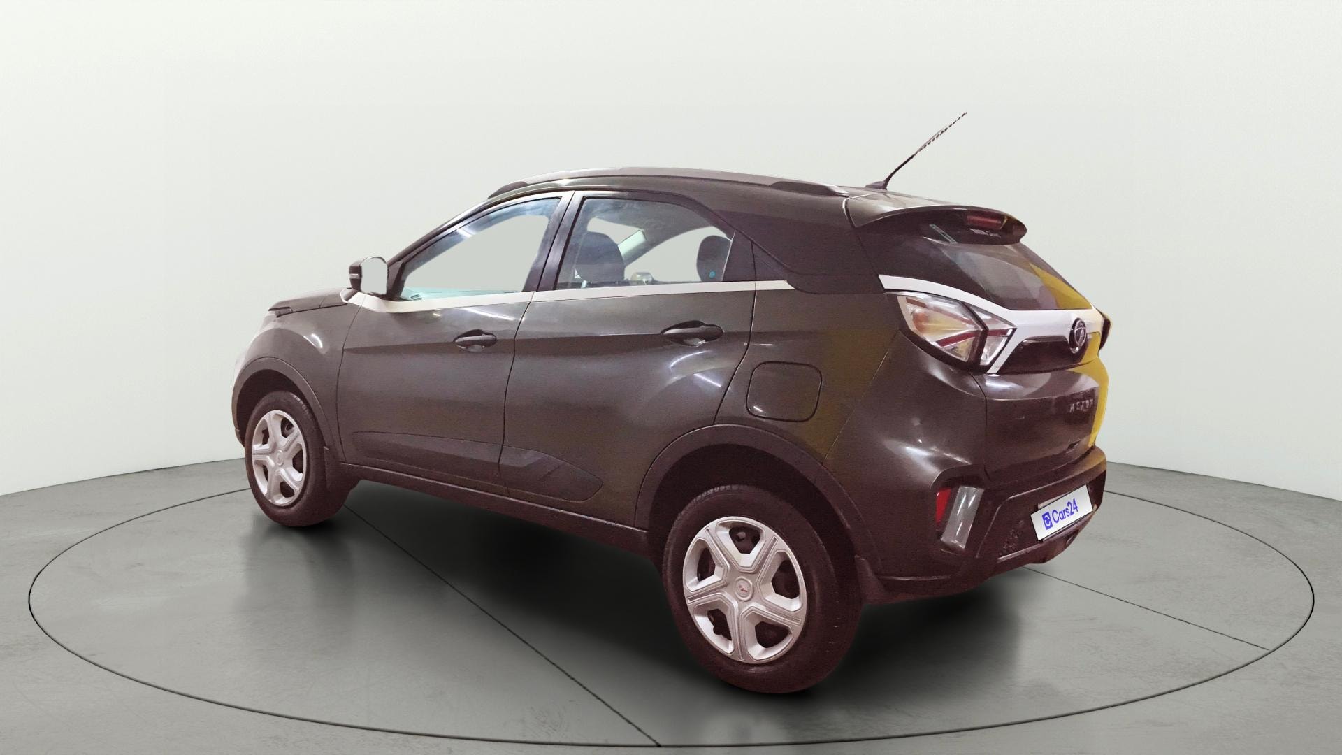 View 2022 Tata Nexon Revotron XM Image 2 Used 2022 Tata Nexon Revotron XM Image 2