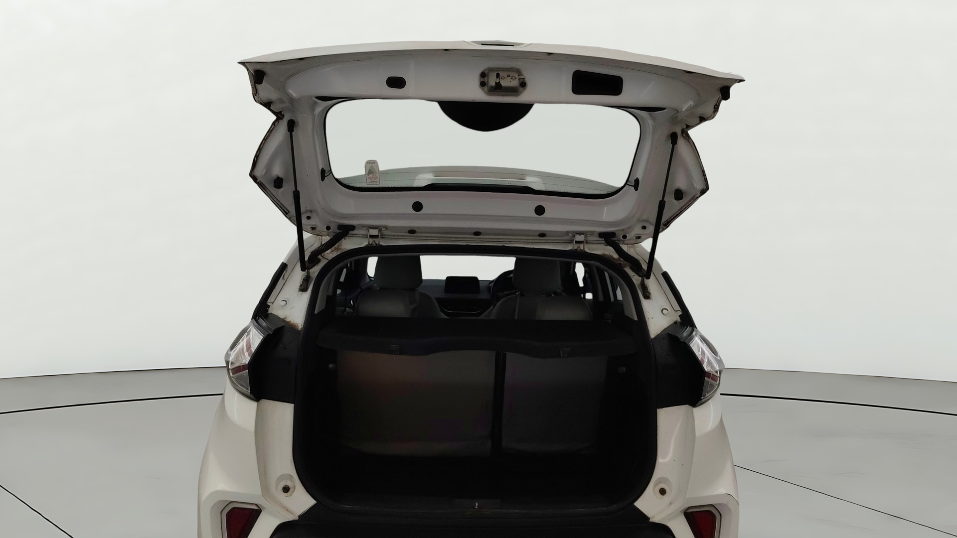 View 2022 Tata Nexon Revotron XE Image 16 Used 2022 Tata Nexon Revotron XE Image 16