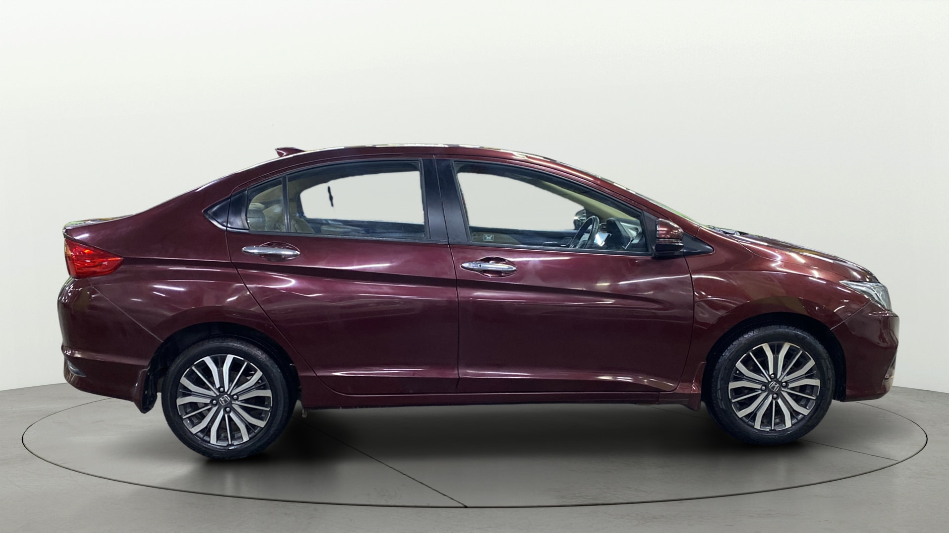 View 2018 Honda City ZX MT Diesel Anniversary Edition Image 27 Used 2018 Honda City ZX MT Diesel Anniversary Edition Image 27