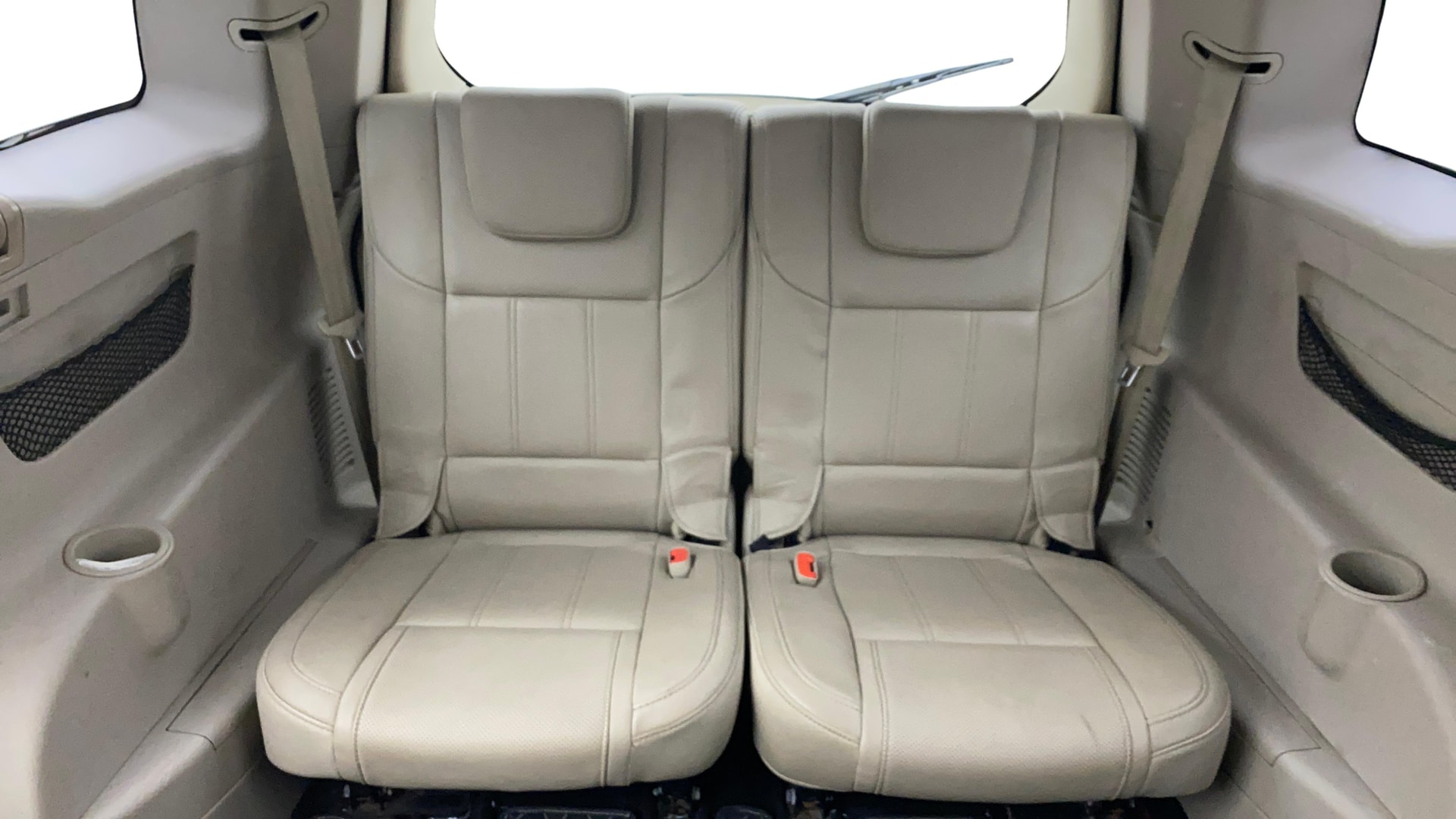 View 2017 Mahindra XUV500 W10 FWD Image 10 Used 2017 Mahindra XUV500 W10 FWD Image 10