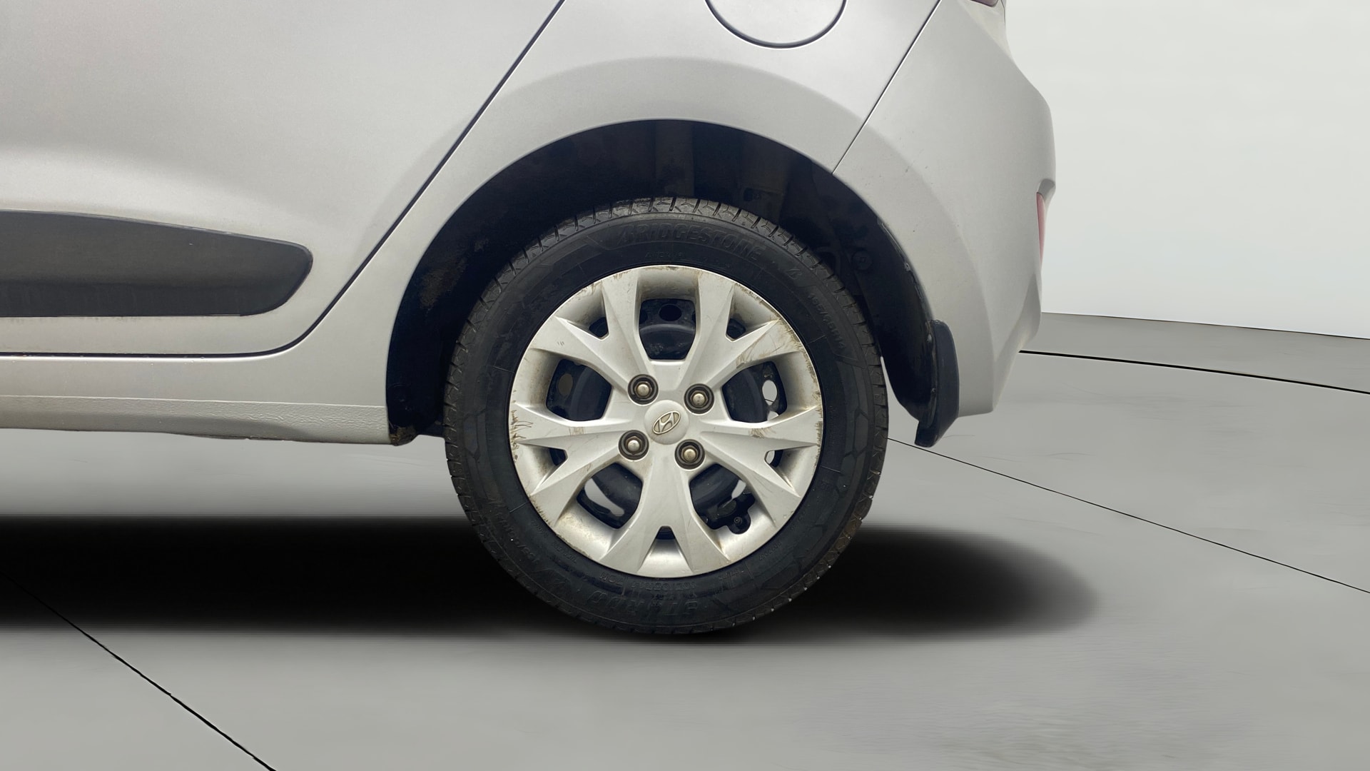View 2014 Hyundai Grand i10 Sportz 1.2 Kappa Image 11 Used 2014 Hyundai Grand i10 Sportz 1.2 Kappa Image 11