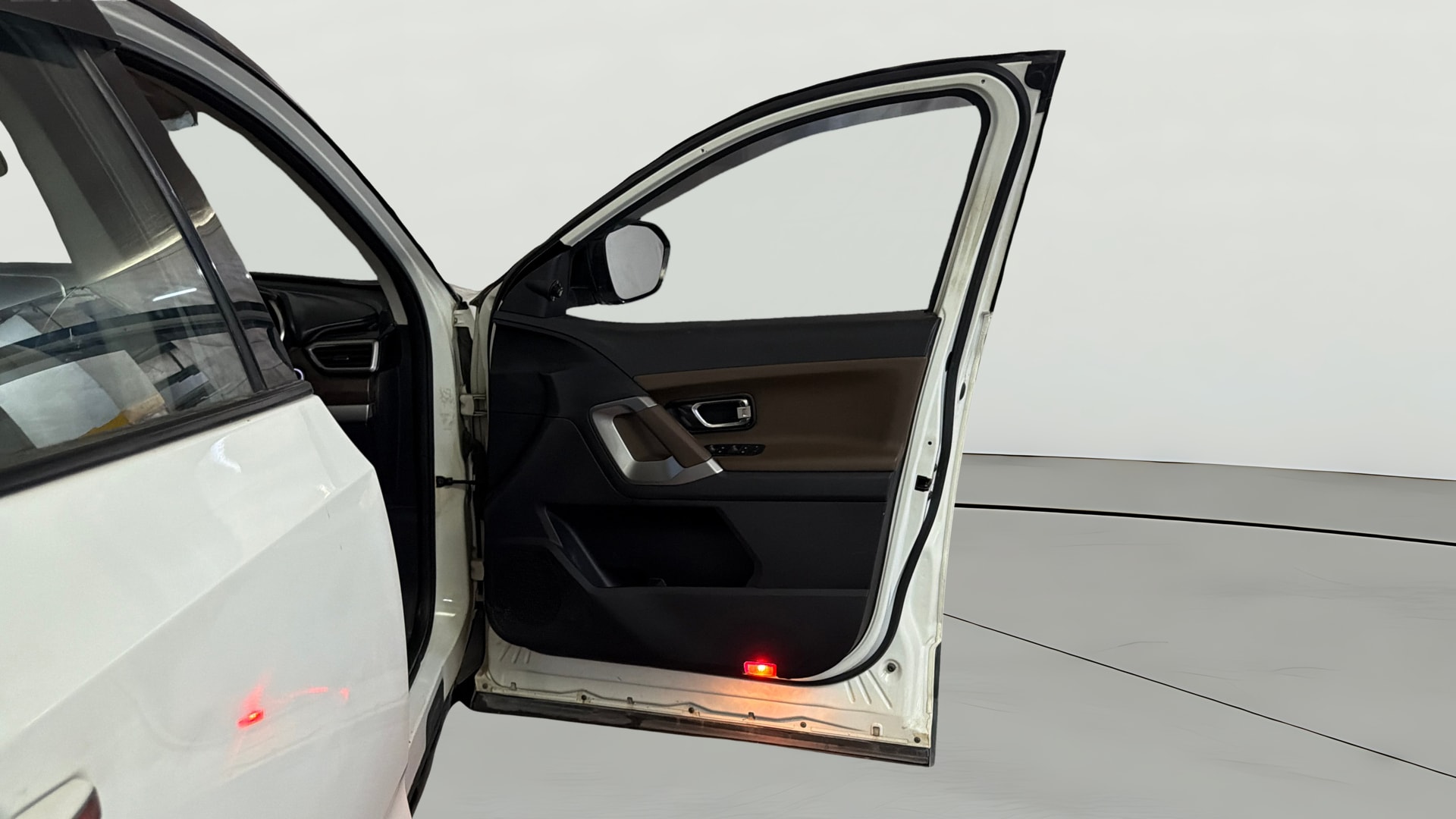 View 2019 Tata Harrier XE Image 47 Used 2019 Tata Harrier XE Image 47