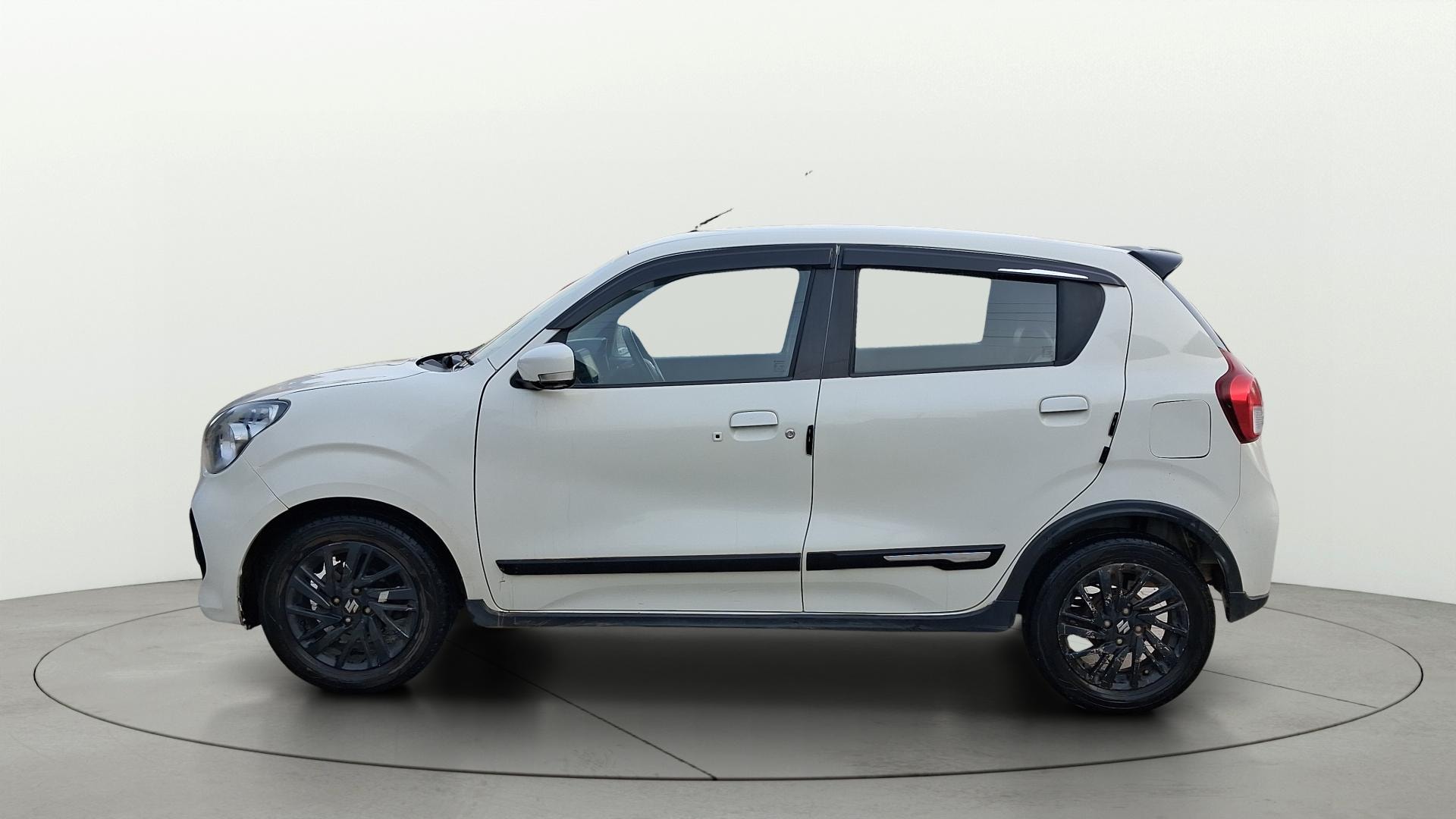 View 2022 Maruti Suzuki 1000 Base Variant Image 5 Used 2022 Maruti Suzuki 1000 Base Variant Image 5