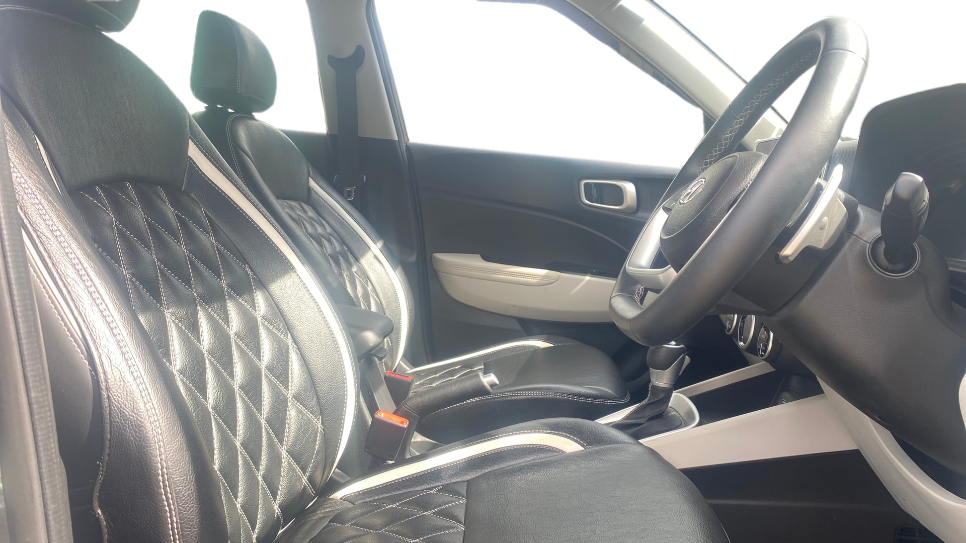 View 2023 Hyundai Venue SX (O) 1.0 Turbo Petrol DCT Image 27 Used 2023 Hyundai Venue SX (O) 1.0 Turbo Petrol DCT Image 27