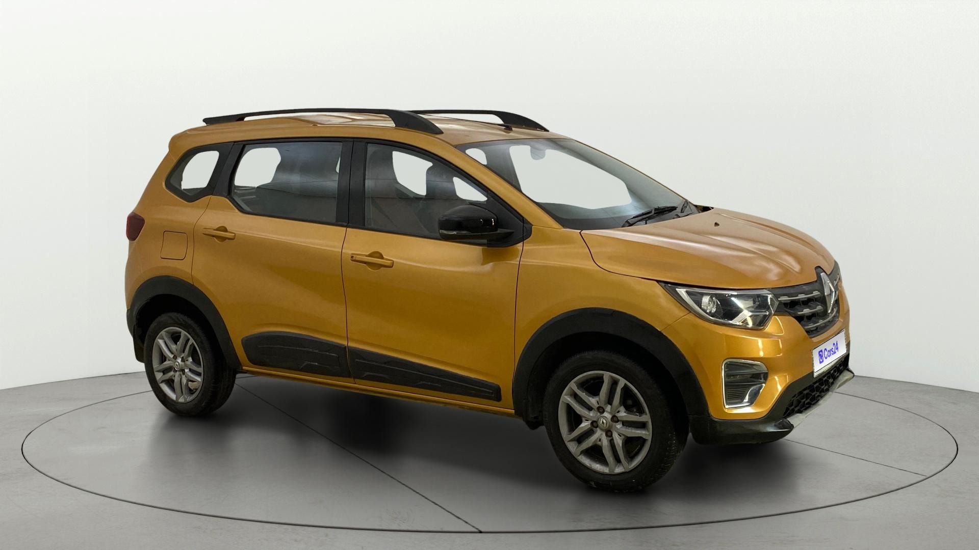 View 2022 Renault Triber RXZ AMT Image 38 Used 2022 Renault Triber RXZ AMT Image 38