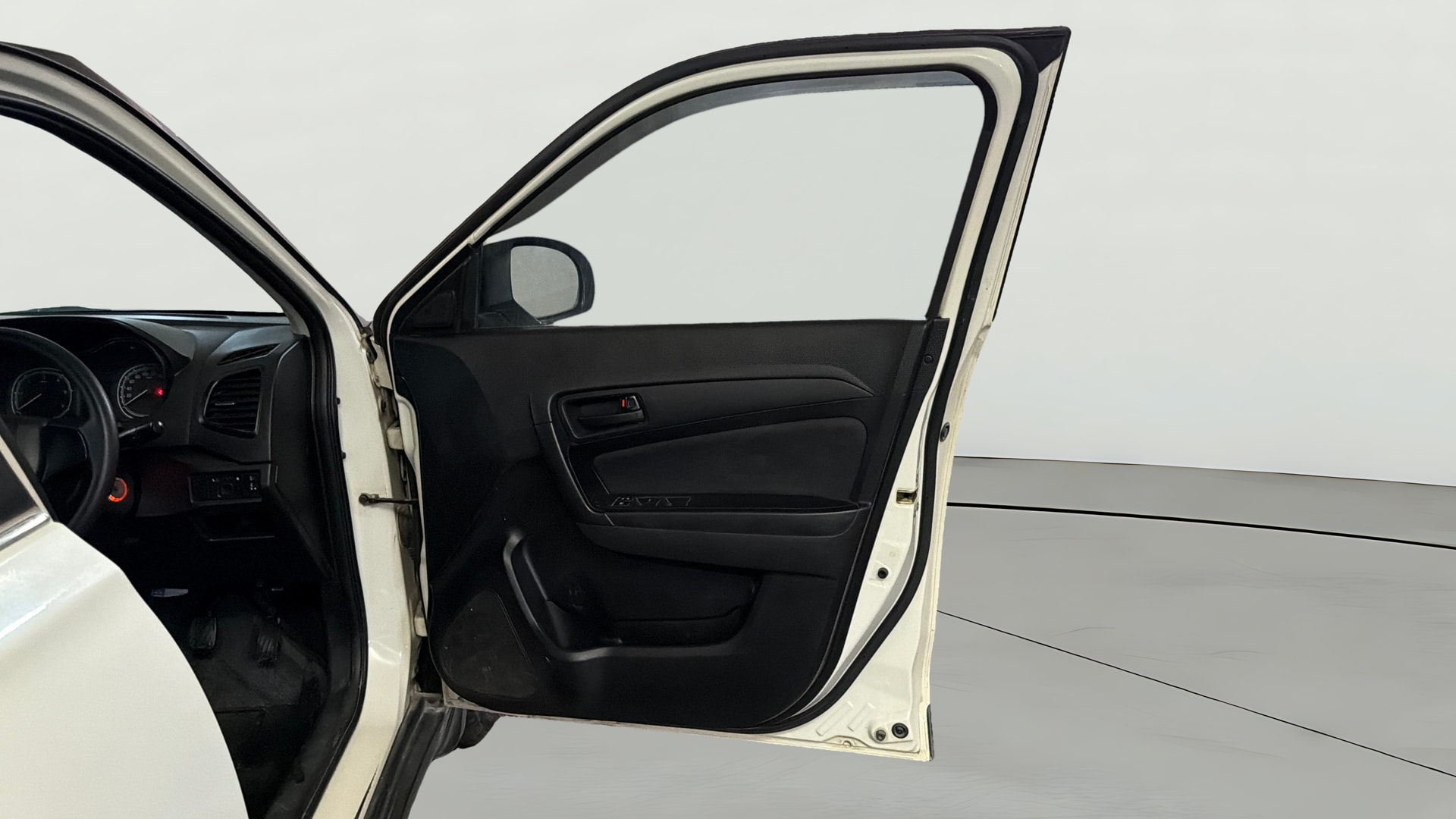 View 2019 Maruti Suzuki 1000 Base Variant Image 43 Used 2019 Maruti Suzuki 1000 Base Variant Image 43