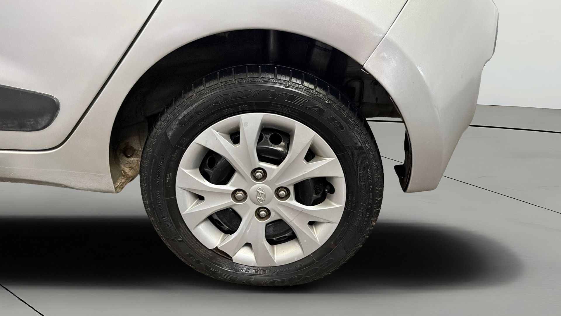 View 2015 Hyundai Grand i10 Sportz 1.2 Kappa Image 11 Used 2015 Hyundai Grand i10 Sportz 1.2 Kappa Image 11