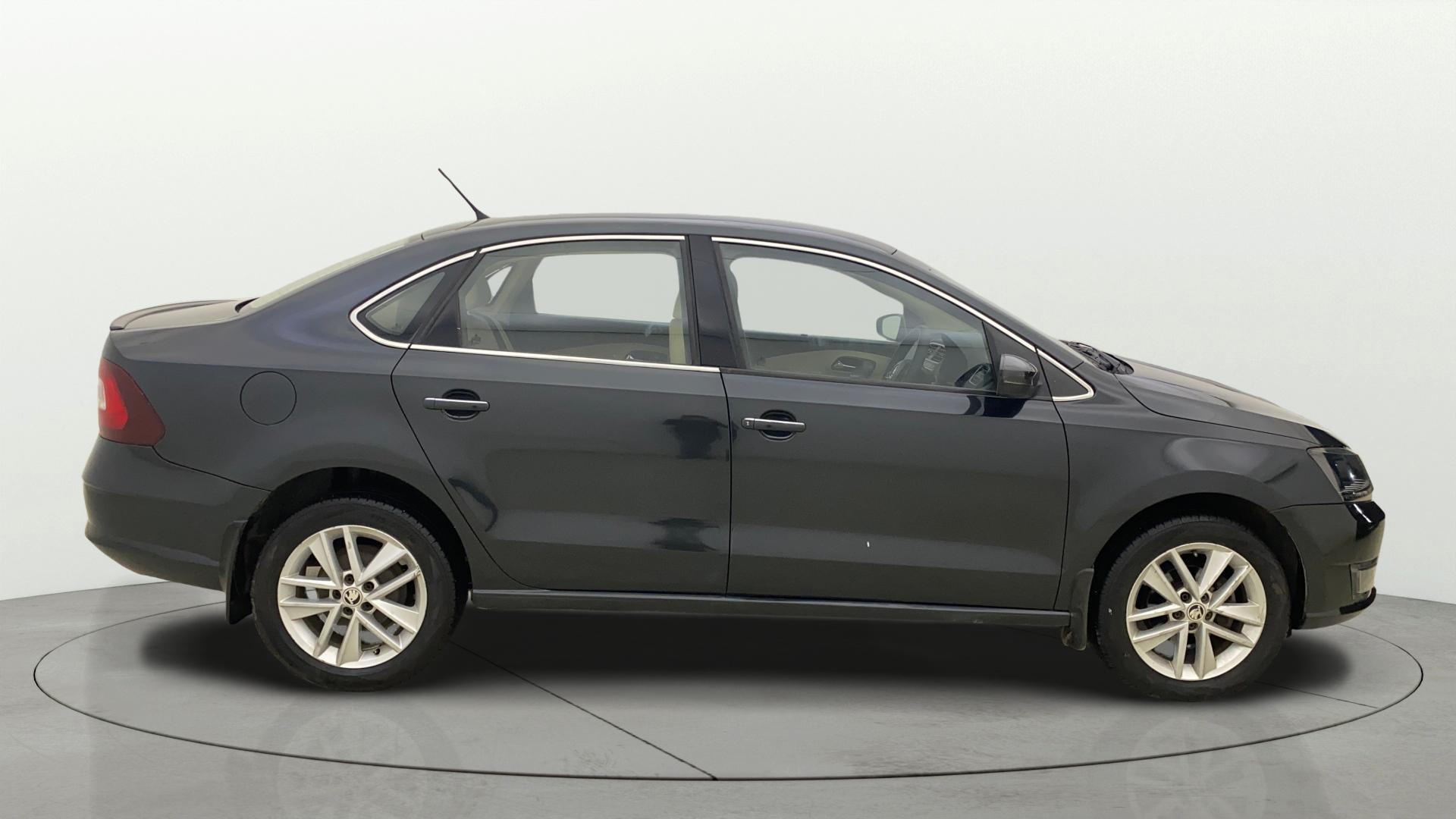 View 2020 Skoda Rapid 1.6 MPI Style Petrol AT BS IV Image 8 Used 2020 Skoda Rapid 1.6 MPI Style Petrol AT BS IV Image 8