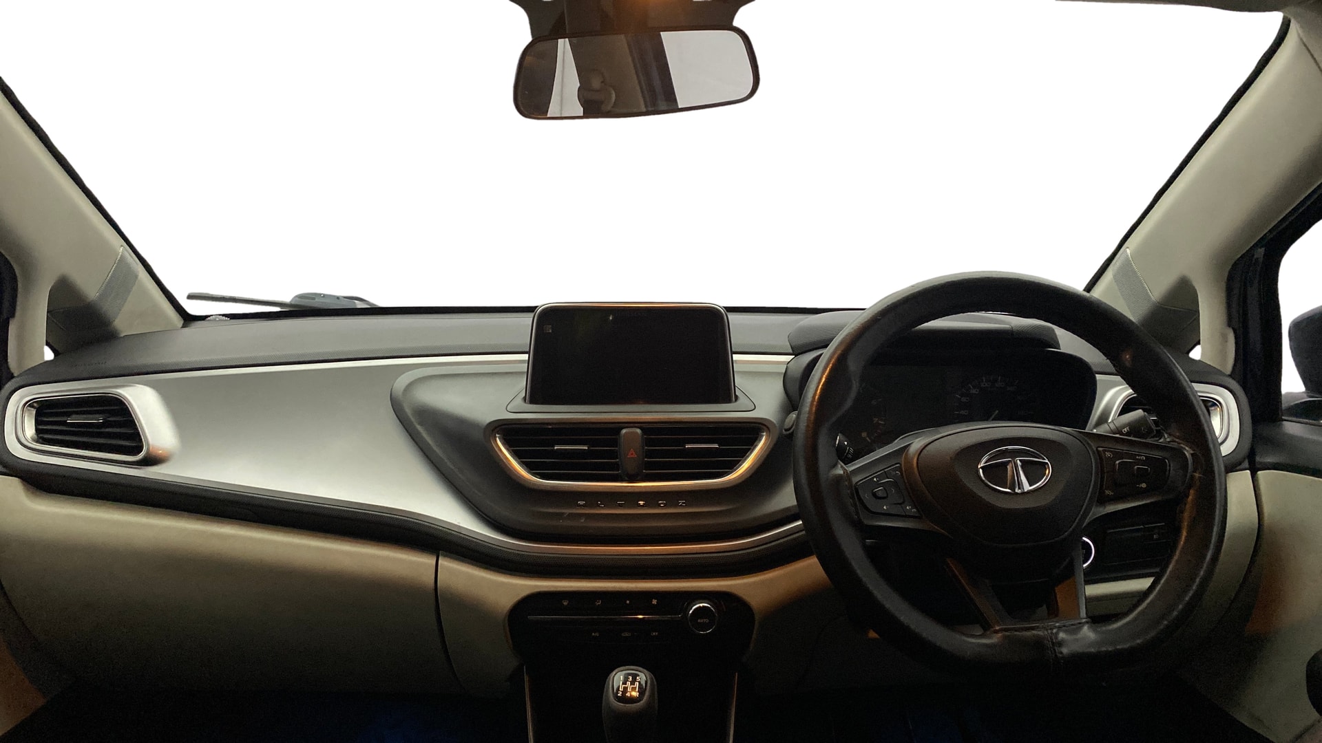 View 2022 Tata Altroz XT Petrol Image 16 Used 2022 Tata Altroz XT Petrol Image 16