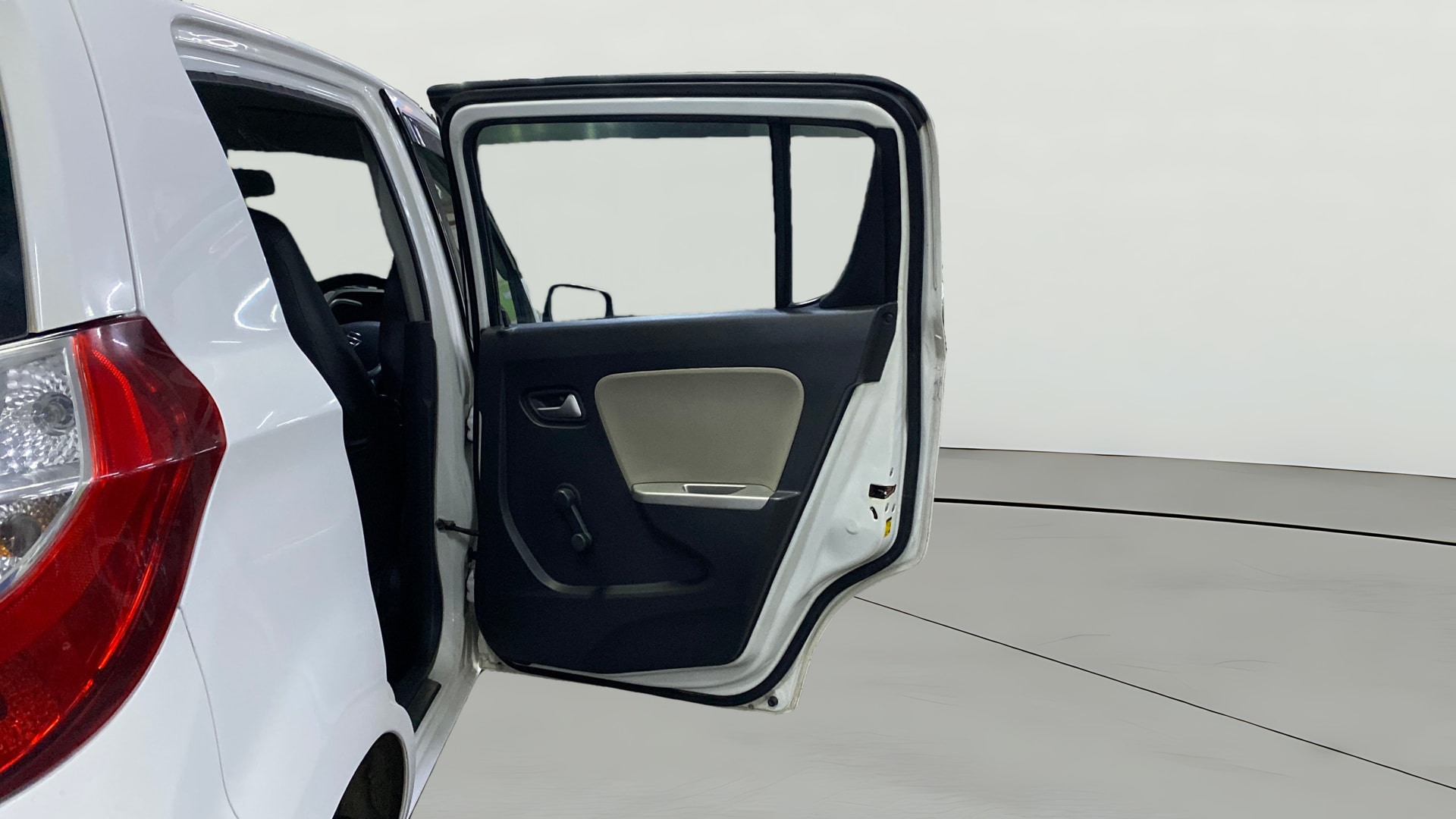 View 2017 Maruti Suzuki Alto K10 LX Image 7 Used 2017 Maruti Suzuki Alto K10 LX Image 7