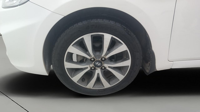 View Hyundai Fluidic Verna Image 34 Used Hyundai Fluidic Verna Image 34