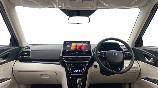 View Mahindra XUV 3XO Image 31 Used Mahindra XUV 3XO Image 31