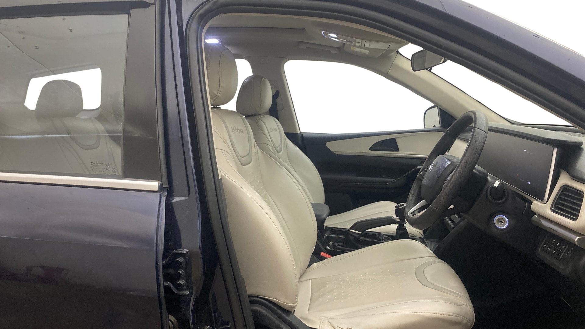 Used 2022 Mahindra XUV700 Used 2022 Mahindra XUV700