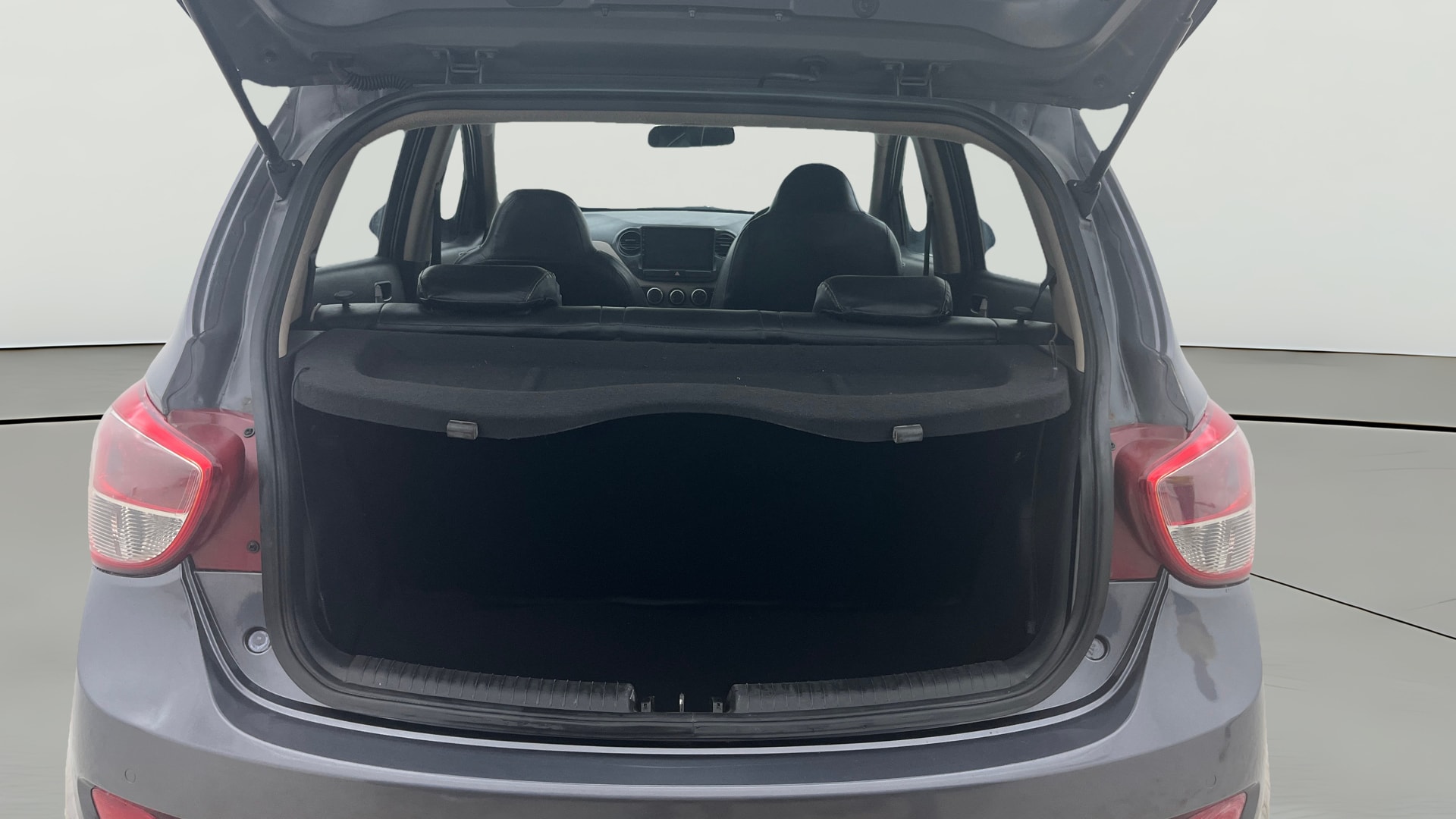View 2015 Hyundai Grand i10 1.1 Asta Diesel Image 39 Used 2015 Hyundai Grand i10 1.1 Asta Diesel Image 39