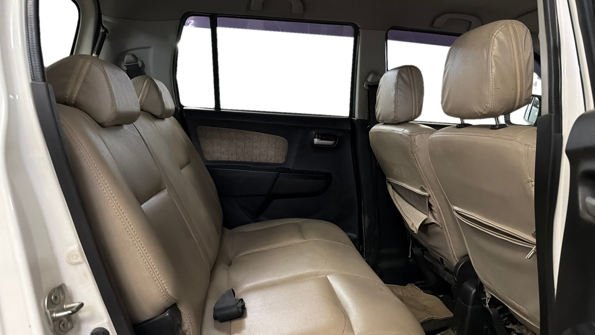 View 2017 Maruti Suzuki 1000 Base Variant Image 28 Used 2017 Maruti Suzuki 1000 Base Variant Image 28